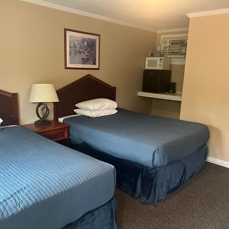 Steelhead Inn Ері Екстер'єр фото