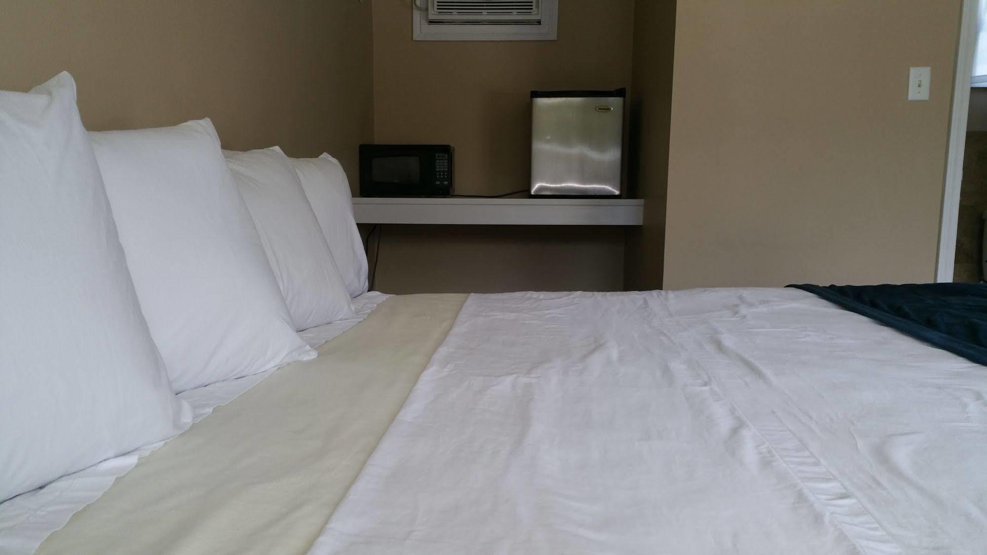 Steelhead Inn Ері Екстер'єр фото